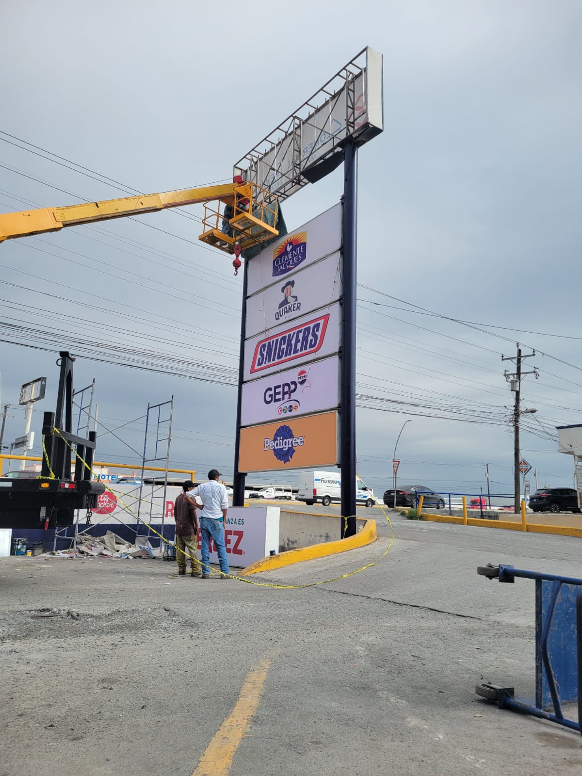 Publicidad exterior - Árbol Estudio 10