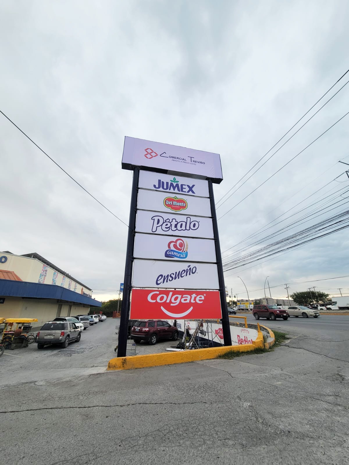 Publicidad exterior - Árbol Estudio 11