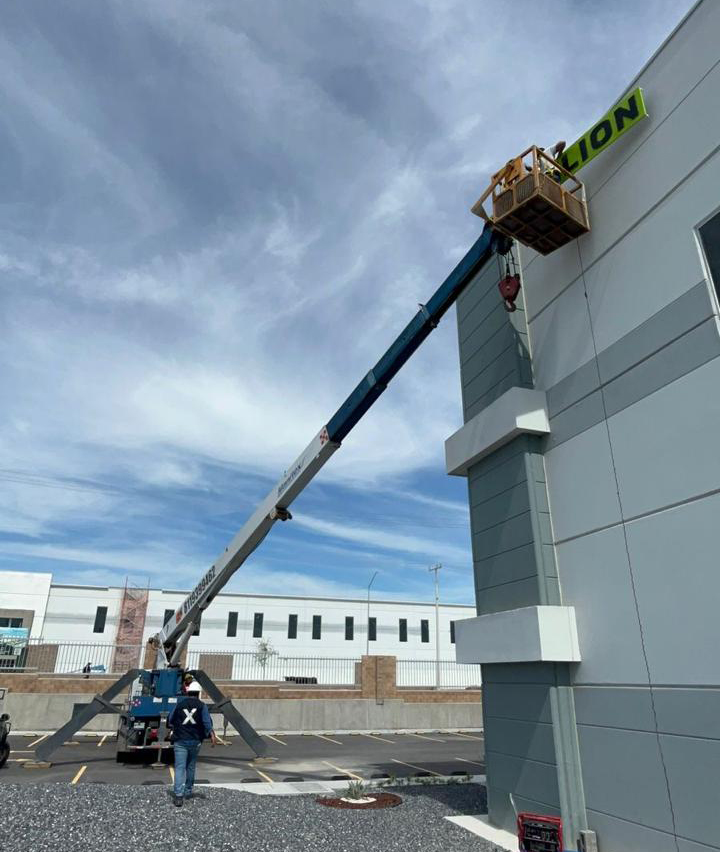 Publicidad exterior - Árbol Estudio 23