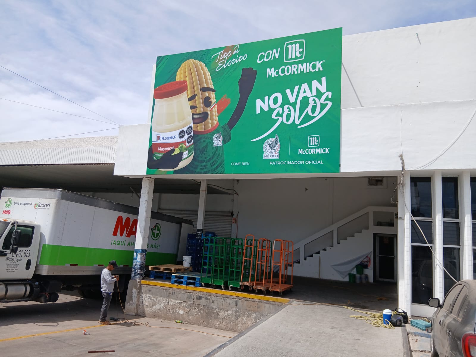 Publicidad exterior - Árbol Estudio 47